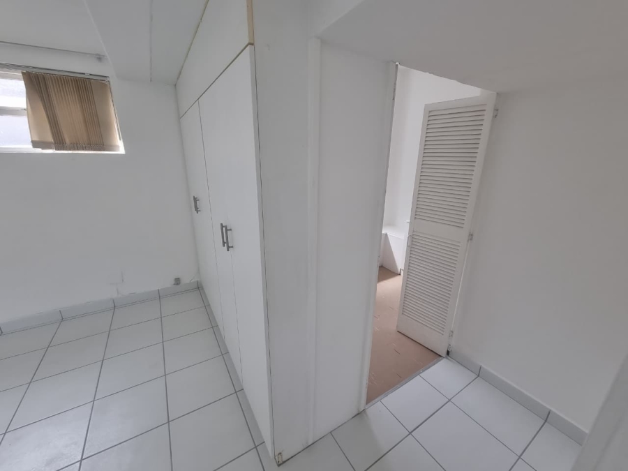 To Let 0 Bedroom Property for Rent in Sea Point Western Cape